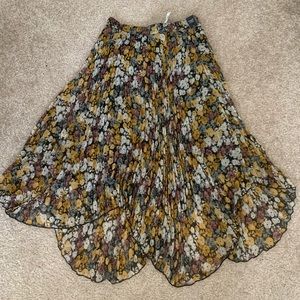 NWOT Pleated Floral Midi Skirt